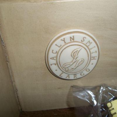 Maker's label in 4 Drawer Dresser.
