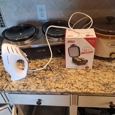 Double Crockpot, Single Crockpot, Egg Bite Maker, Hand mixer
