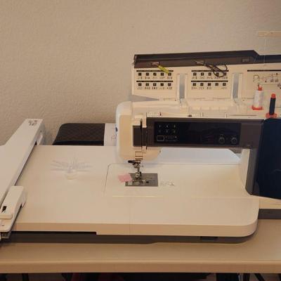Janome Continental M17 Sewing & Embroidery Machine w. Accessories
