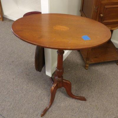 Oval Tilt Tea Top Table 