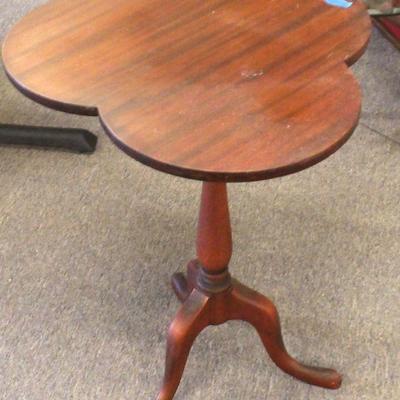 Clover Table