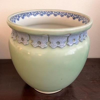 WWT013 Antique Asian Ceramic Pot