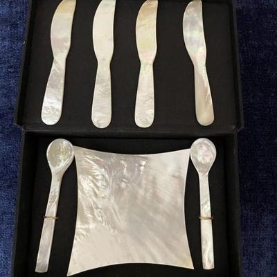 WWT035 - Mother-of-Pearl Caviar Set