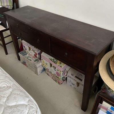 WWT045- Dark Wooden Nightstand/dresser 