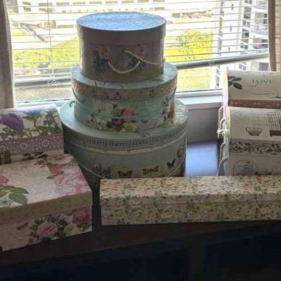 WWT080- Postcard Boxes And Christmas Decor