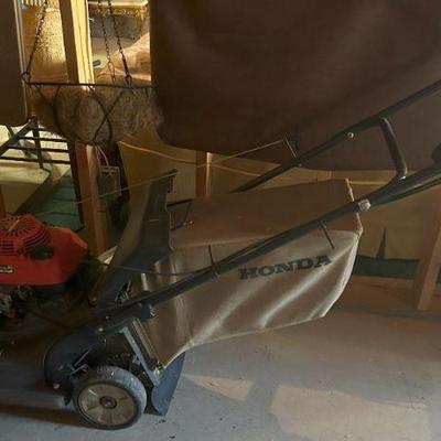 Sale Photo Thumbnail #41: Honda Lawn Mower