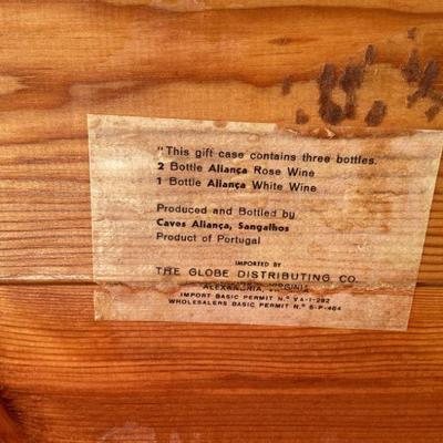 Caves Alianca Wine Gift Case Back