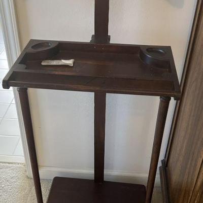 Bedroom - Valet Stand