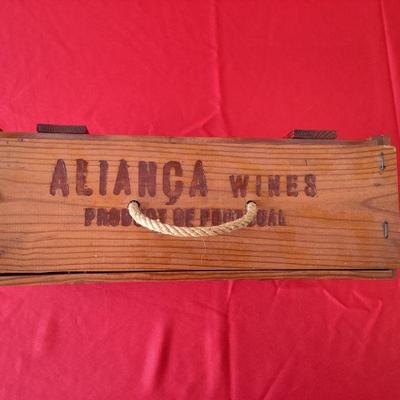 Caves Alianca Wine Gift Case Top