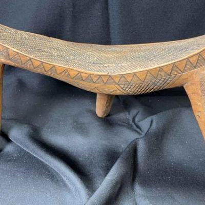 Dinka headrest