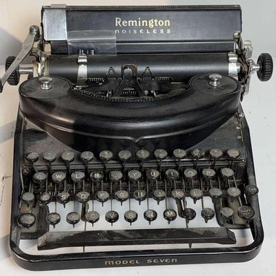 Vintage remington typewriter noiseless model 7