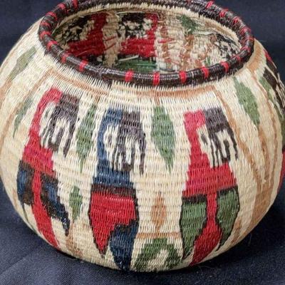 Wounaan embera basket parrots"