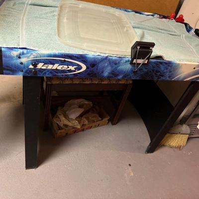 Halex air hockey table
