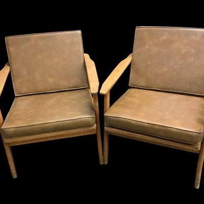 JOMA613 Mid Century Teak Chair Set	Two Teak chair's.
