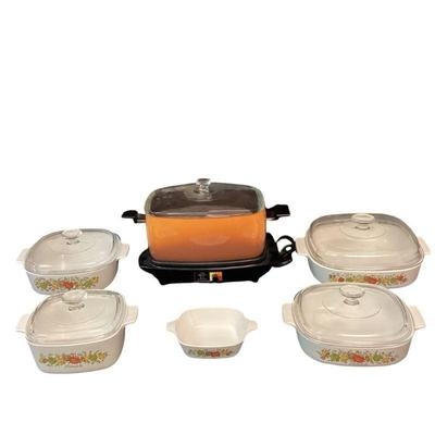 LYZE548 Vintage Slow Cooker And Set Of Corning Ware Casserole Dishes	MCM West Bend Slo Cooker, including base, lid and cord - tested....