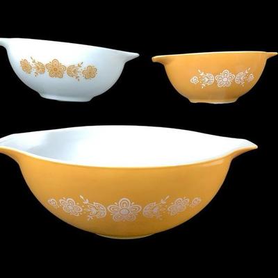 TICA600 Vntg Pyrex Butterfly Gold Cinderella Nesting Bowls	This lot includes 444(4qt), 443(2.5qt), 442(1.5qt).
