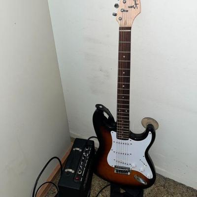 Fender Squier electric guitar works great