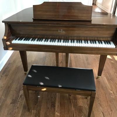 Kimball La Petite baby grand piano $3,000