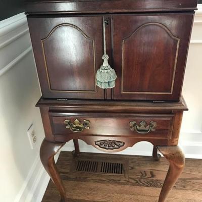 American Drew silver chest $399
20 X 16 X 40"