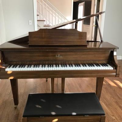 Kimball La Petite baby grand piano $3,000