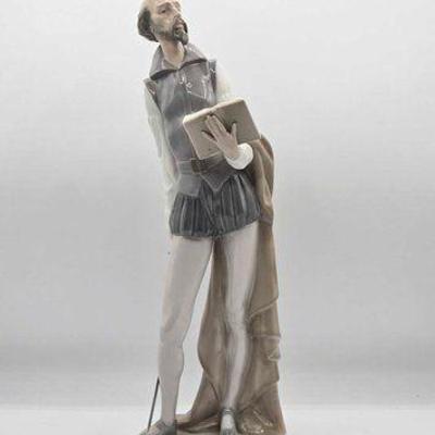 #2260 • Lladró Don Quixote with Sword Reading Porcelain Sculpture

