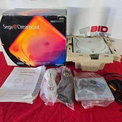 #2278 • Sega Dreamcast in Original Box with Instruction Manual and Web Br...
