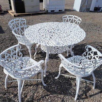 #80010 • Floral Design Patio Set
