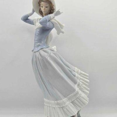 #2268 • Llardó Spring Breeze Porcelain Sculpture
