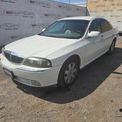 #272 • 2005 Lincoln LS
