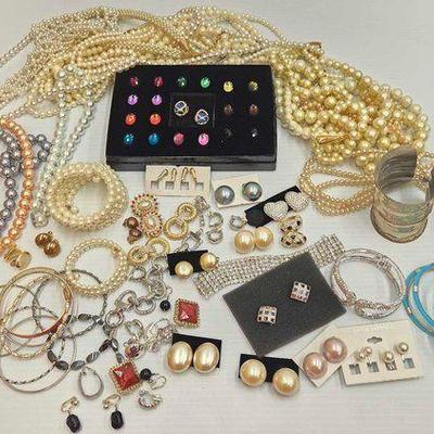 #1042 • Costume Jewelry
