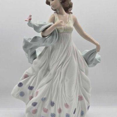 #2264 • Llardó Sunmer Serenade Porcelain Sculpture
