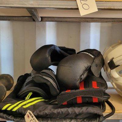 #5622 • Kick Boxing Gear, Head Gear & Weights
