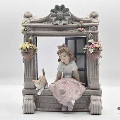 #2252 • Lladró Childhood Dreams Porcelain Sculpture
