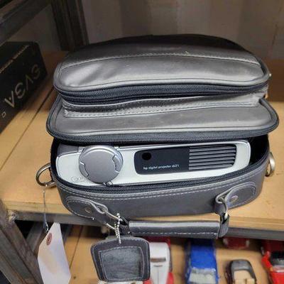 #5568 • HP Digital Portable Projector SB21

