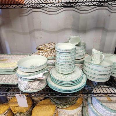 #5232 • Noritake 8223 W80 Paradise Dishware Set
