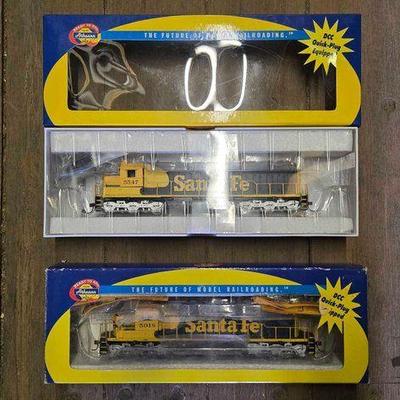 #10072 • (2) Athearn HO Scale Model Train Locomotives
