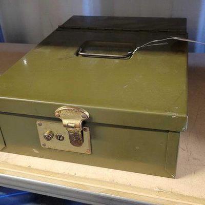 #5612 • Metal Lockable Box
