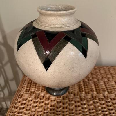 Post modern style ceramic vase