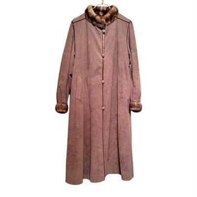 Lot 400-651  
Ladies Reversible Mink and Suede Full Length Coat, Vintage