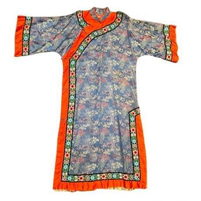 Lot 400-002   
Vintage Changyl Chinese Soochow Brocade Silk Robe