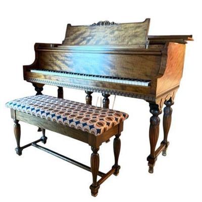 Lot 004-004
1904 Bush & Lane Baby Burled Walnut Grand Piano