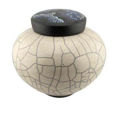 Lot 018-083
Rob Mackay by White Raku Style Crackle Glaze Pottery Urn