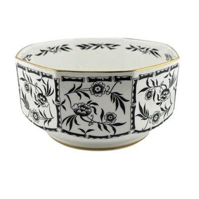 Lot 086
Hammersley Black Bamboo Bone China Service Bowl