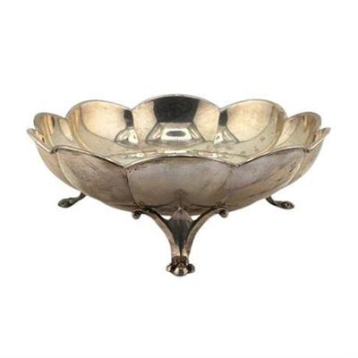 Lot 073  
Watson Exempler Sterling Silver Footed Bon Bon Dish