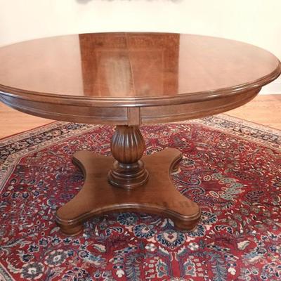 Nichols and Stone Round Dinette Table with Leaf - 6 Chairs