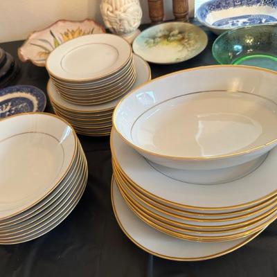 Sale Photo Thumbnail #203: Noritake Contemporary Heritage china set