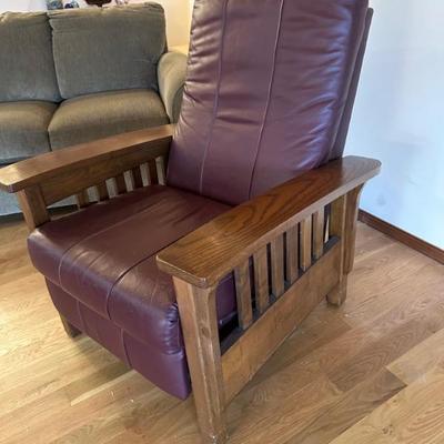 Mission style recliner