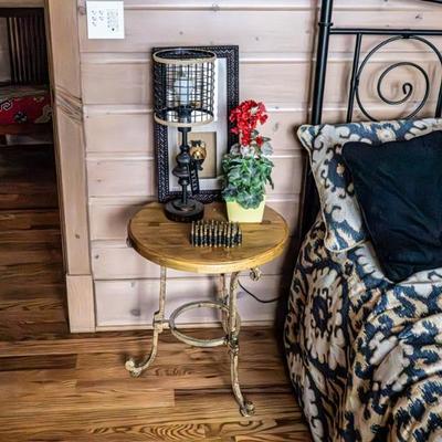TABLE $100 LAMP $20 FLOWER$5 