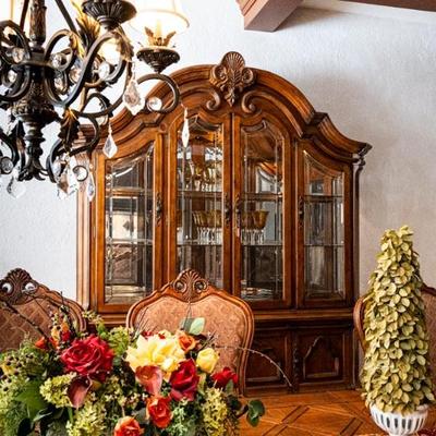 $1000 HUTCH