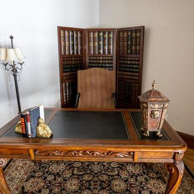 $400 DESK CHAIR $300